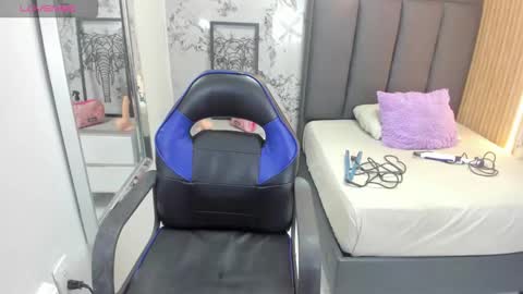        online show from 11-27-25, 12:07