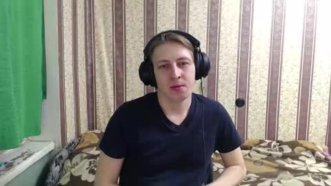 Snapshot of darienlarge chatting on 10-22-25, 06:18 darienlarge online show from 10-22-25, 06:18