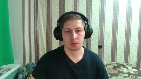 Snapshot of darienlarge chatting on 10-31-25, 02:56 darienlarge online show from 10-31-25, 02:56