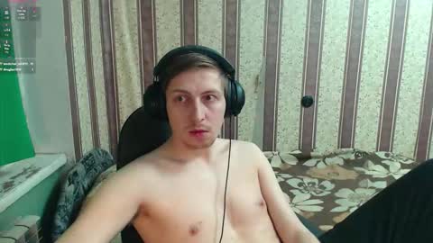 Snapshot of darienlarge chatting on 10-31-25, 03:02 darienlarge online show from 10-31-25, 03:02