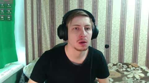 Snapshot of darienlarge chatting on 11-11-25, 11:32 darienlarge online show from 11-11-25, 11:32