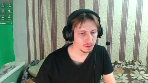 Snapshot of darienlarge chatting on 11-12-25, 05:02 darienlarge online show from 11-12-25, 05:02