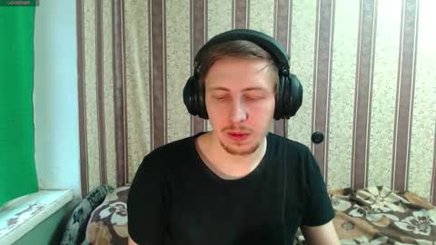 Snapshot of darienlarge chatting on 11-13-25, 11:53 darienlarge online show from 11-13-25, 11:53