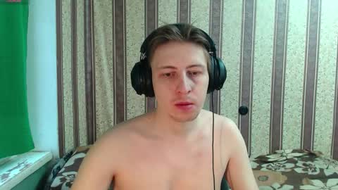 Snapshot of darienlarge chatting on 11-18-25, 11:03 darienlarge online show from 11-18-25, 11:03