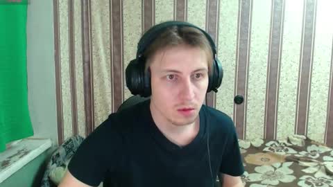 Snapshot of darienlarge chatting on 11-21-25, 06:28 darienlarge online show from 11-21-25, 06:28