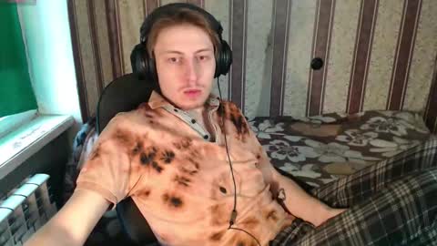 Snapshot of darienlarge chatting on 11-29-25, 08:39 darienlarge online show from 11-29-25, 08:39