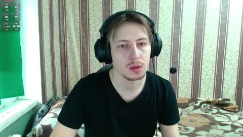 Snapshot of darienlarge chatting on 12-05-25, 10:24 darienlarge online show from 12-05-25, 10:24