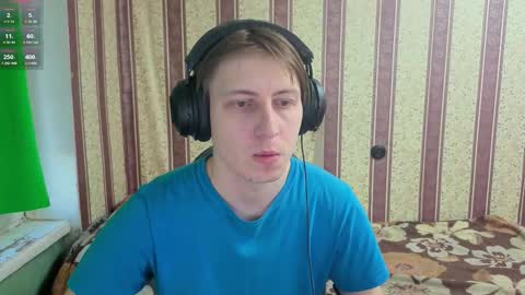 Snapshot of darienlarge chatting on 12-14-25, 07:03 darienlarge online show from 12-14-25, 07:03