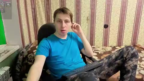 Snapshot of darienlarge chatting on 12-14-25, 07:07 darienlarge online show from 12-14-25, 07:07