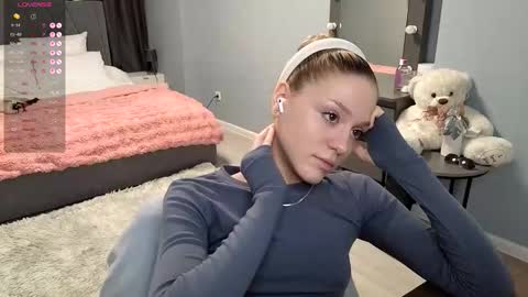 Snapshot of darilboom chatting on 09-28-25, 01:27 darilboom online show from 09-28-25, 01:27