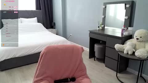 Snapshot of darilboom chatting on 10-16-25, 02:45 darilboom online show from 10-16-25, 02:45