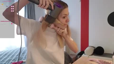 Snapshot of darilboom chatting on 12-04-25, 09:40 darilboom online show from 12-04-25, 09:40