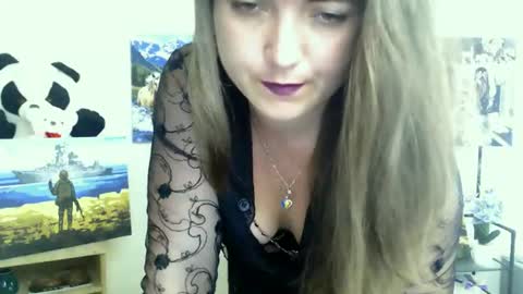 Snapshot of darina_m_ chatting on 07-28-26, 11:17 Darina online show from 07-28-26, 11:17