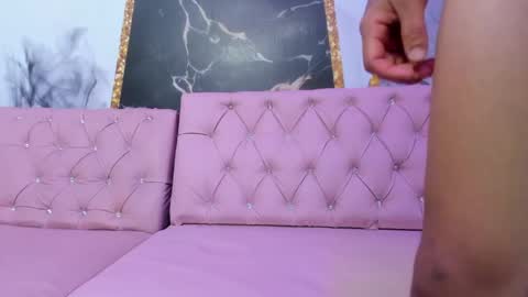 Ara online show from 04-26-26, 01:47