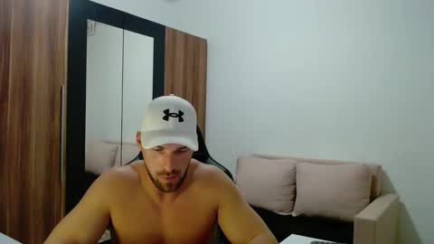 darius_94 online show from 11-11-25, 04:40