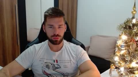 darius_94 online show from 12-03-25, 05:26