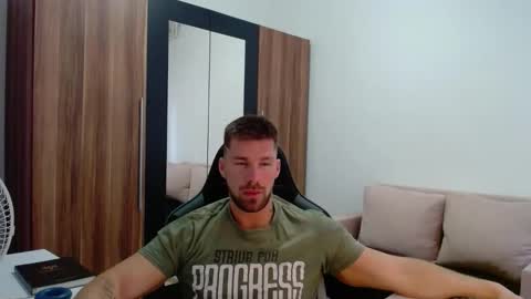 darius_94 online show from 01-16-26, 07:23