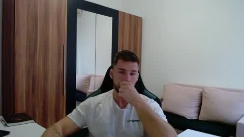 darius_94 online show from 04-20-26, 04:48