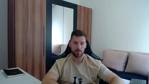 darius_94 online show from 04-26-26, 07:17