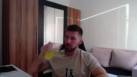 darius_94 online show from 04-27-26, 04:32