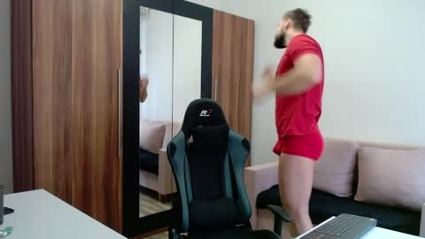 darius_94 online show from 06-10-26, 04:45