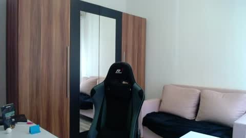 darius_94 online show from 07-20-26, 08:50