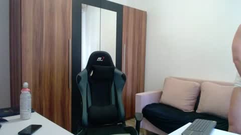 darius_94 online show from 07-28-26, 12:48