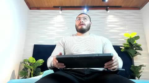 Darius online show from 04-27-26, 11:19