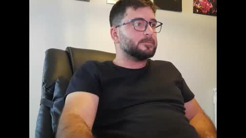 Snapshot of dariux_m chatting on 11-07-25, 02:06 dariux_m online show from 11-07-25, 02:06