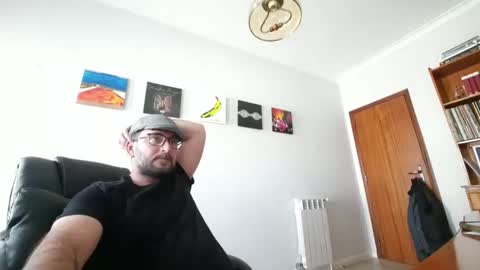 Snapshot of dariux_m chatting on 03-27-26, 02:17 dariux_m online show from 03-27-26, 02:17
