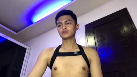 Snapshot of dark_angel69x chatting on 12-21-24, 08:50 Guile online show from 12-21-24, 08:50