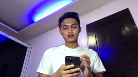 Snapshot of dark_angel69x chatting on 12-24-24, 05:34 Guile online show from 12-24-24, 05:34