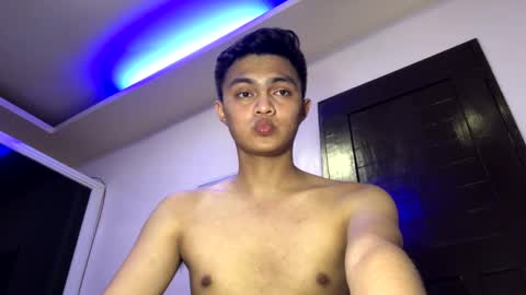 Snapshot of dark_angel69x chatting on 01-25-25, 11:55 Guile online show from 01-25-25, 11:55