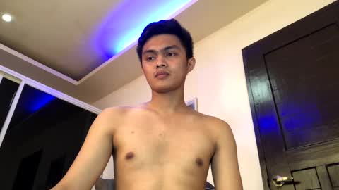 Snapshot of dark_angel69x chatting on 02-15-25, 08:33 Guile online show from 02-15-25, 08:33