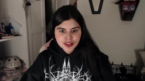 Snapshot of dark_angel_66 chatting on 12-11-24, 10:38 Moony online show from 12-11-24, 10:38