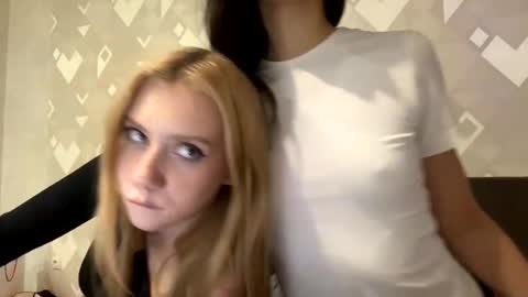 Snapshot of dark_cherie chatting on 11-22-25, 08:19 dark cherie stacy online show from 11-22-25, 08:19