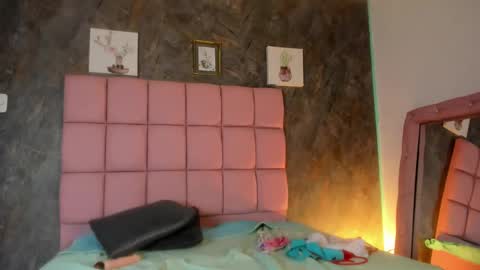 dark_luna1 online show from 02-25-26, 09:46