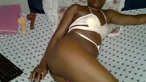 dark_petite_ online show from 07-16-26, 09:04