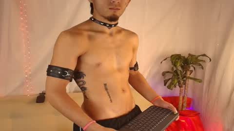 Snapshot of dark_rosse1 chatting on 01-05-26, 11:08 rosse online show from 01-05-26, 11:08