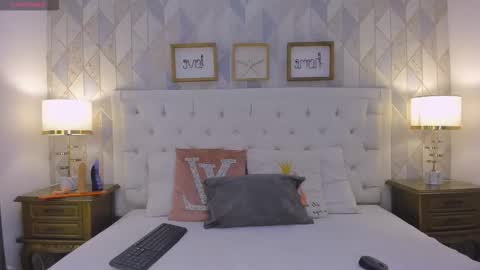 Snapshot of dark_velvet_ chatting on 10-20-25, 11:21 dark velvet online show from 10-20-25, 11:21