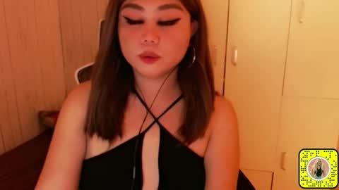 Snapshot of darkbirde chatting on 10-22-25, 05:45 Rose Dawson online show from 10-22-25, 05:45