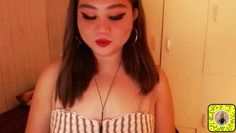 Snapshot of darkbirde chatting on 10-25-25, 11:21 Rose Dawson online show from 10-25-25, 11:21