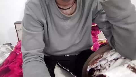 Snapshot of darkbud03 chatting on 11-13-25, 07:35 just a guy online show from 11-13-25, 07:35