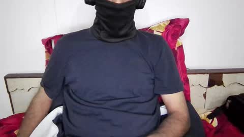 Snapshot of darkbud03 chatting on 11-26-25, 06:53 just a guy online show from 11-26-25, 06:53