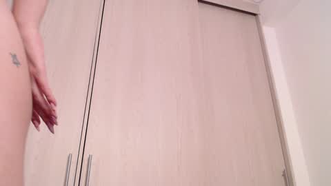  Candy   online show from 01-17-25, 10:34