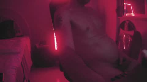 Snapshot of darkdance chatting on 01-05-25, 09:03 freak soul online show from 01-05-25, 09:03