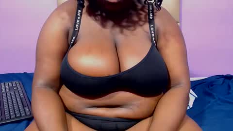 Snapshot of darkgiantmelanin chatting on 12-14-25, 01:27 darkgiantmelanin online show from 12-14-25, 01:27