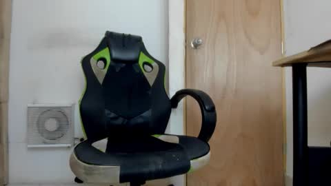 darkknightx01 online show from 02-06-26, 09:23