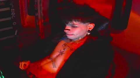   online show from 11-08-25, 03:39