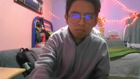 Snapshot of darknex_ chatting on 05-10-26, 05:12 Jose Ian online show from 05-10-26, 05:12